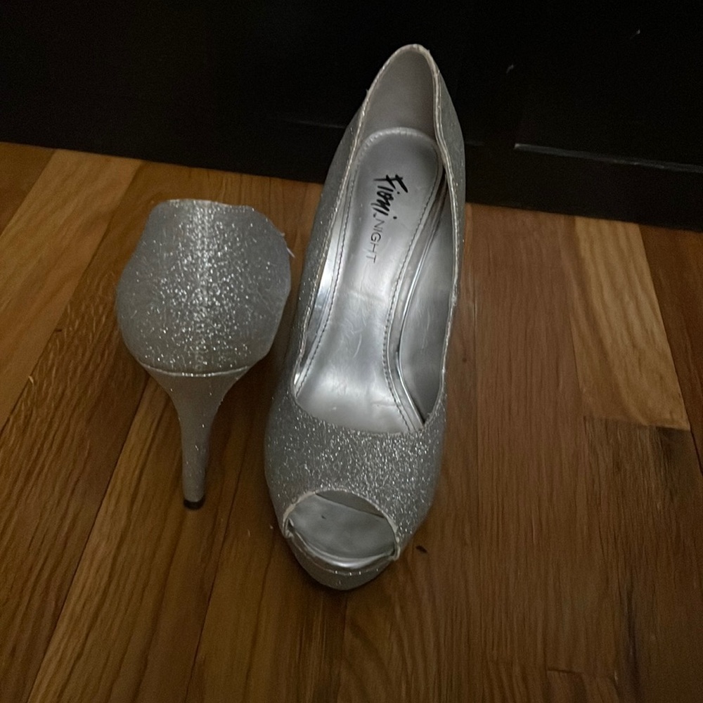 Glitter sparkly silver pumps